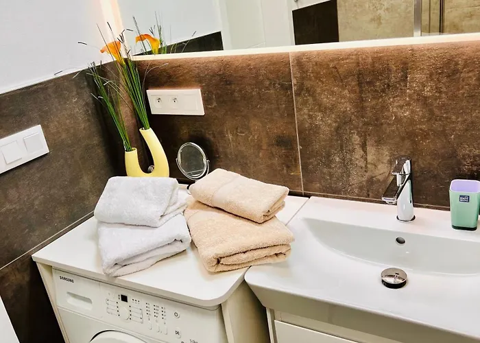 Kolonada 60 Square Meters 2 In Location Direct At Famous Colonnade And Singing Fountain Apartment *